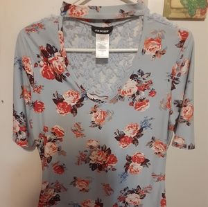 Very classy yet sexy shirt